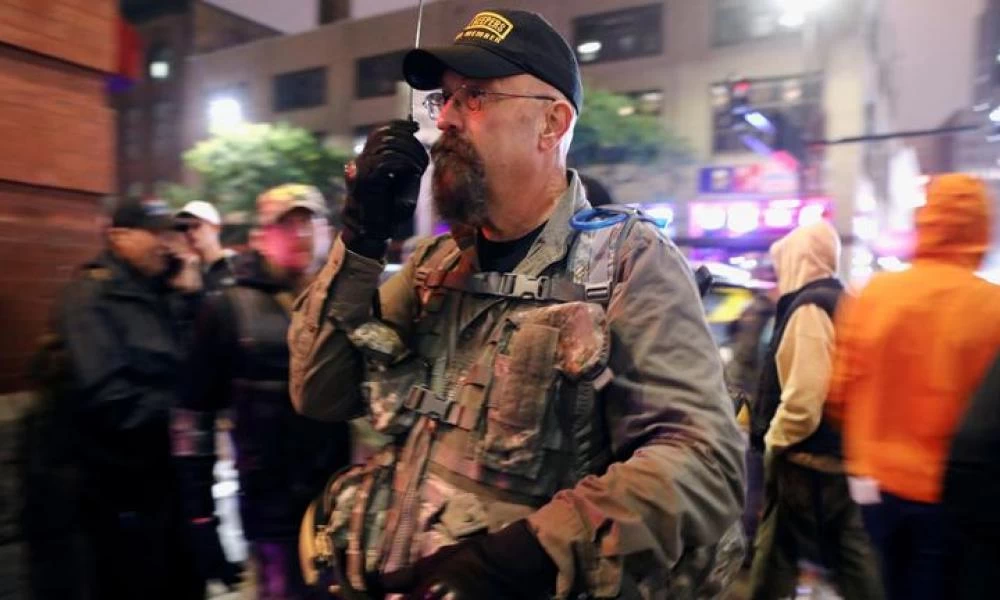 Eκλογές ΗΠΑ: Πολιτοφύλακες παίρνουν τα μέτρα τους για την αριστερή τρομοκρατία